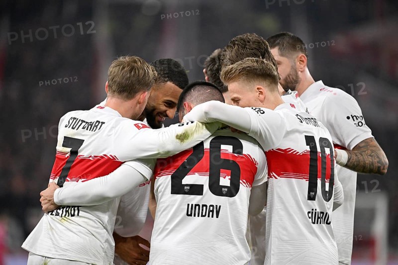 Goal celebration Deniz Undav VfB Stuttgart (26) Maximilian Mittelstädt VfB Stuttgart (07) Chris Fuehrich VfB Stuttgart (10) Jeff Chabot VfB Stuttgart (24) MHPArena, MHP Arena Stuttgart, Baden-Württemberg, Germany