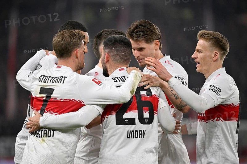 Goal celebration Deniz Undav VfB Stuttgart (26) Maximilian Mittelstädt VfB Stuttgart (07) Ramon Hendriks VfB Stuttgart (03) Chris Fuehrich VfB Stuttgart (10) Jeff Chabot VfB Stuttgart (24) MHPArena, MHP Arena Stuttgart, Baden-Württemberg, Germany