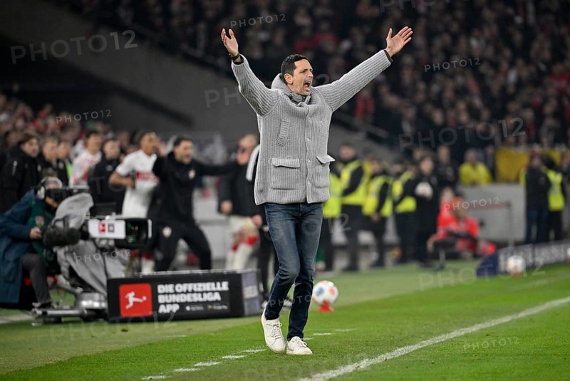 Coach coach Dino Toppmöller Eintracht Frankfurt SBU on the sidelines Gesture MHPArena, MHP Arena Stuttgart, Baden-Württemberg, Germany