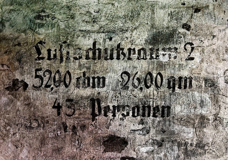 Historischer Luftschutzkeller, memorial and memorial, detail, Düsseldorf, North Rhine-Westphalia, Germany