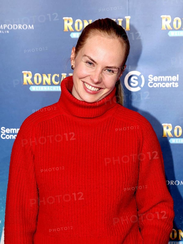 Clara Lösel, Roncalli Christmas Circus Premiere, Tempodrom, Berlin 19.12.2025