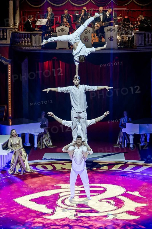 Artists at the 21st Original Roncalli Christmas Circus Berlin in Berlin's Tempodrom on 19.12.2025