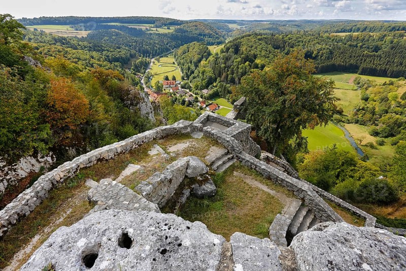 Castle ruins of Hohengundelfingen, ruins of a medieval hilltop castle, former headquarters of the Gundelfingen free noble family, Gundelfingen-Münsingen, Lautertal, Swabian Jura, Reutlingen district, Baden-Württemberg, Germany