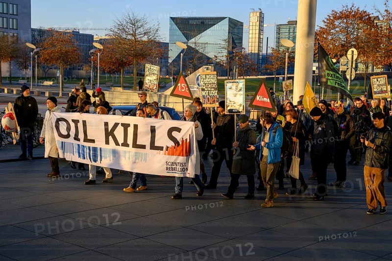 Demonstration of Extinction Rebellion to mark the 10th anniversary of the Paris Agreement and to reach the first climate tipping point, the death of coral reefs, Berlin, 12.12.2025