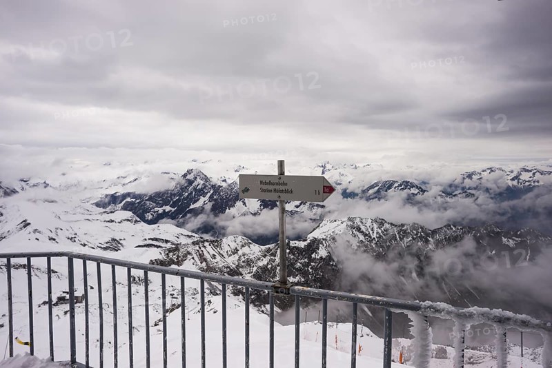Another onset of winter in May, panorama from the summit station of the Nebelhorn, 2224m, to Höfats, 2259m, Allgäu Alps, Allgäu, Bavaria, Germany