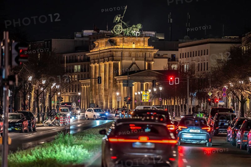 Evening traffic on Ebertstraße, on 18th March Square, Brandenburg Gate, Berlin, Germany