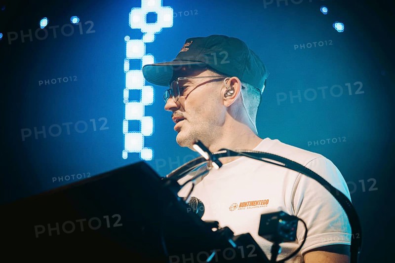 Fritz Kalkbrenner live on Continentego tour 2025 in Berlin's Columbiahalle on 27.11.2025