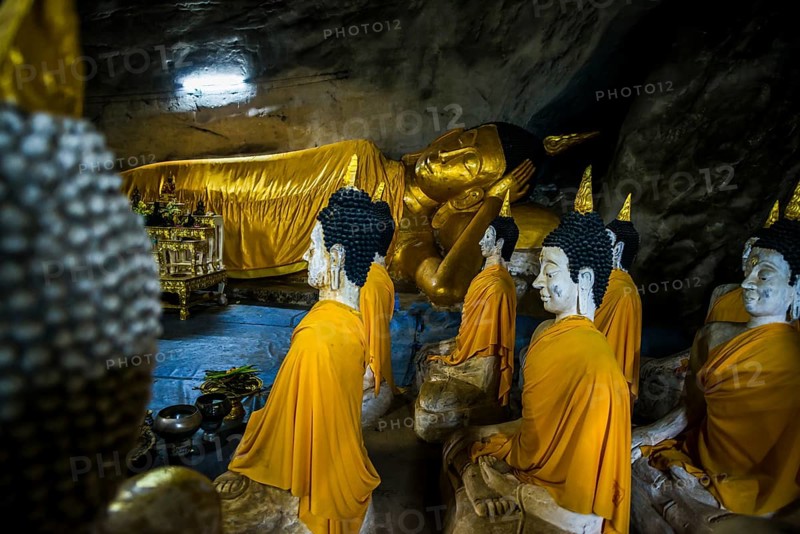 Cave with Buddha Statues, Tham Phra Non, Reclining Buddha Cave, Wat Ao Noi, Prachuap Khiri Khan, Prachuap Khiri Khan Province, Central Thailand, Thailand