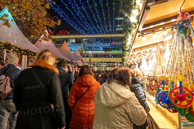 Christmas market on Breitscheidplatz, at the Memorial Church, Christmas decoration, light decoration, in Berlin, Germany
