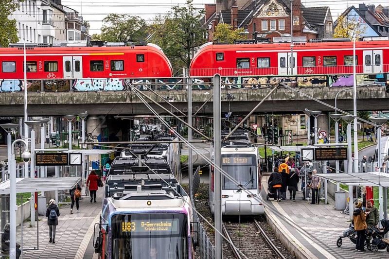 Tram station, at Düsseldorf-Bilk station, hub of S-Bahn, subway, tram, public bus, North Rhine-Westphalia