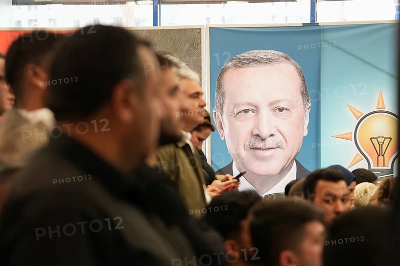 Gaziantep, Türkiye – May 28, 2023. Members of the ruling Justice and Development Party (AKP) follow the announcement of results in the presidential election contested between President Recep Tayyip Erdogan and opposition candidate Kemal Kiliçdaroglu, Gaziantep, Gaziantep, Türkiye