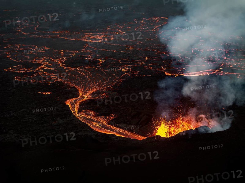 Lava, volcanic eruption, volcano, ash cloud, aerial view, Sundhnúkur crater chain, July 2025, Reykjanes Peninsula, Iceland