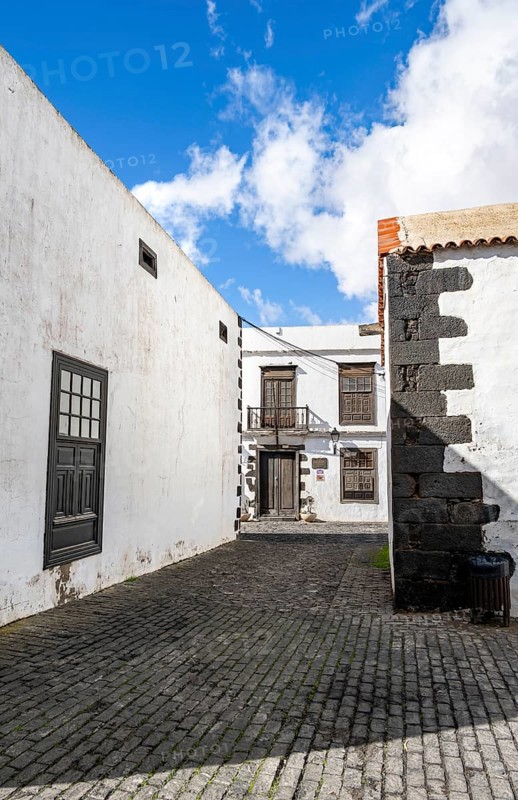 Typical white houses with wooden doors and windows, Teguise, Lanzarote, Canary Islands, Spain