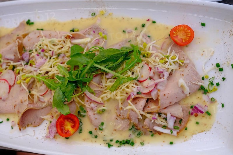 Bayerisches Vitello Tonnato mot Weissbiersud, food, Klostergasthof Maria Eck, bei Siegsdorf, Chiemgau, Upper Bavaria, Bavaria, Germany