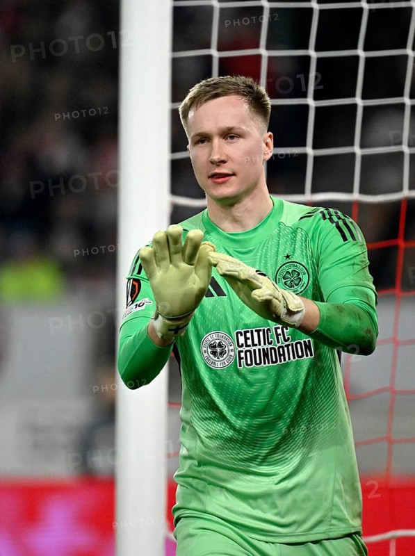 Goalkeeper Vijami Sinisaldo Celtic Glasgow FC (12) Gesture Gesture Football UEFA Europa League, MHPArena, MHP Arena Stuttgart, Baden-Württemberg, Germany