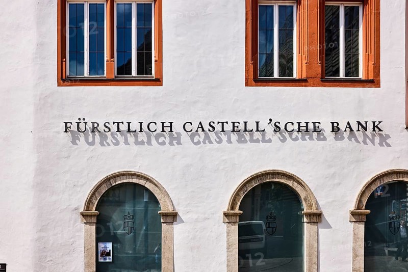 Fürstlich Castellsche Bank, Credit-Casse AG, lettering on façade, window, sunny, market square, Würzburg, Lower Franconia, district-free city, Bavaria, Germany