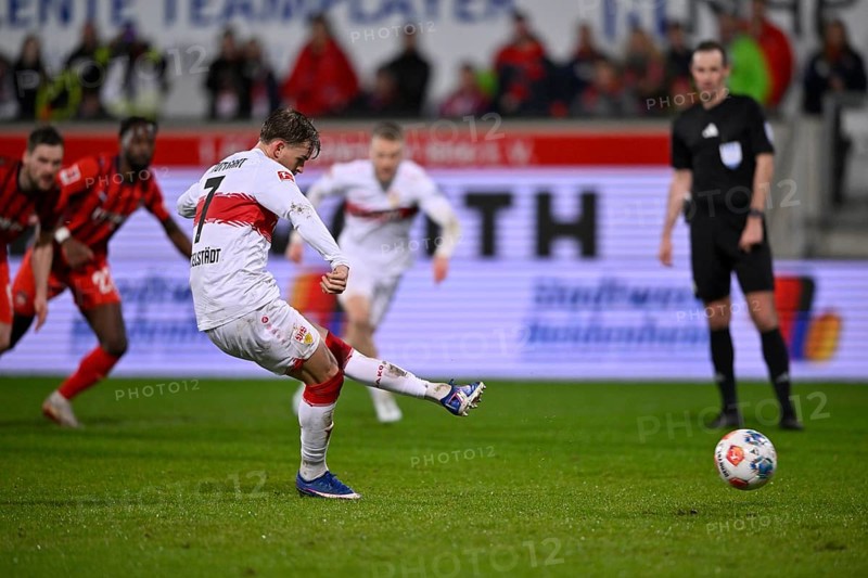 Goal kick Action Goal chance Penalty kick, penalty kick Maximilian Mittelstaedt VfB Stuttgart (07) Referee Referee Sascha Stegemann Football Bundesliga, Voith-Arena, Heidenheim, Baden-Württemberg, Germany