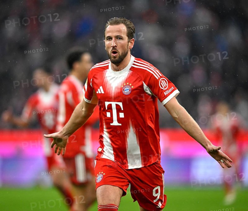 Goal celebration Harry Kane FC Bayern Munich FCB (09) Rain, Football Bundesliga, Allianz Arena, Munich, Bavaria, Germany