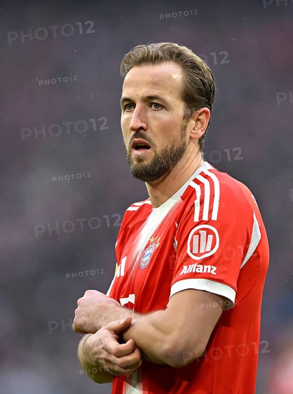 Harry Kane FC Bayern Munich FCB (09) portrait Rain, Football Bundesliga, Allianz Arena, Munich, Bavaria, Germany