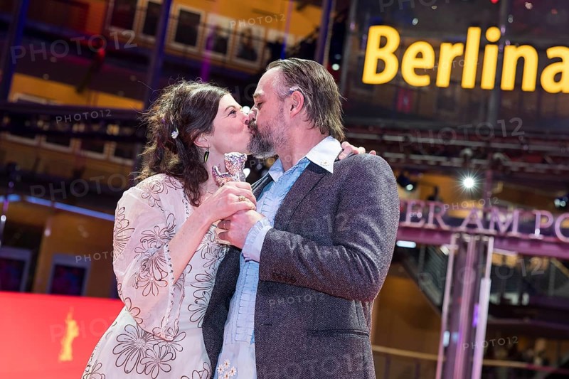 Anna Fitch (US director) and Banker White (US director) pose with the Silver Bear for Outstanding Artistic Achievement for the film Yo (Love is a Rebellious Bird) after the award ceremony at the closing gala of the Berlinale at the Theater am Potsdamer Platz in Berlin on 21.02.2026. The 76th Berlin International Film Festival will take place from 12 to 22 February 2026