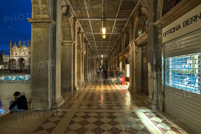 Old Procuration Arcaden, 16th century, St. Mark's Square in the early evening, Venice, Veneto, Italy