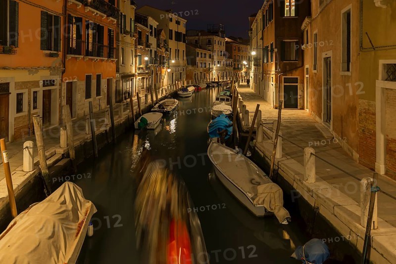 Evening on a side canal in the Dorsodoro district, Venice, Veneto, Italy