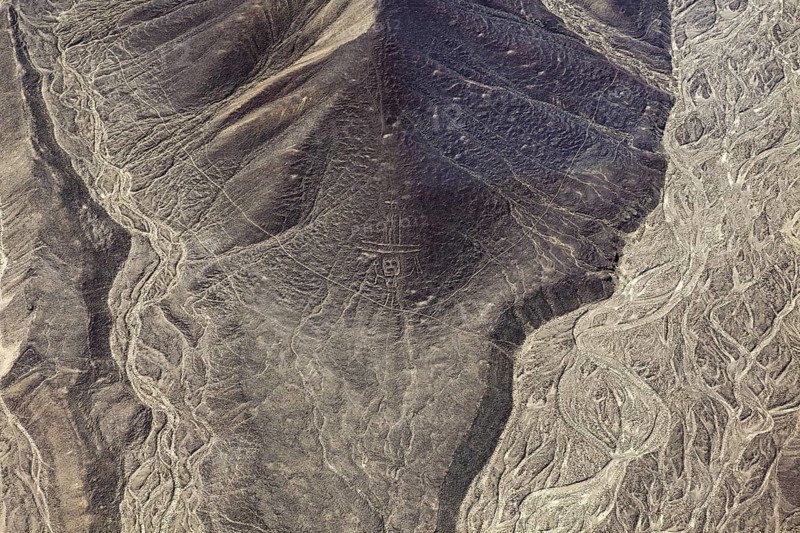 Patterns in a sandy, dry desert landscape with geoglyphs, the geoglyphs and drawings in the desert near Nasca and Palpa in Peru