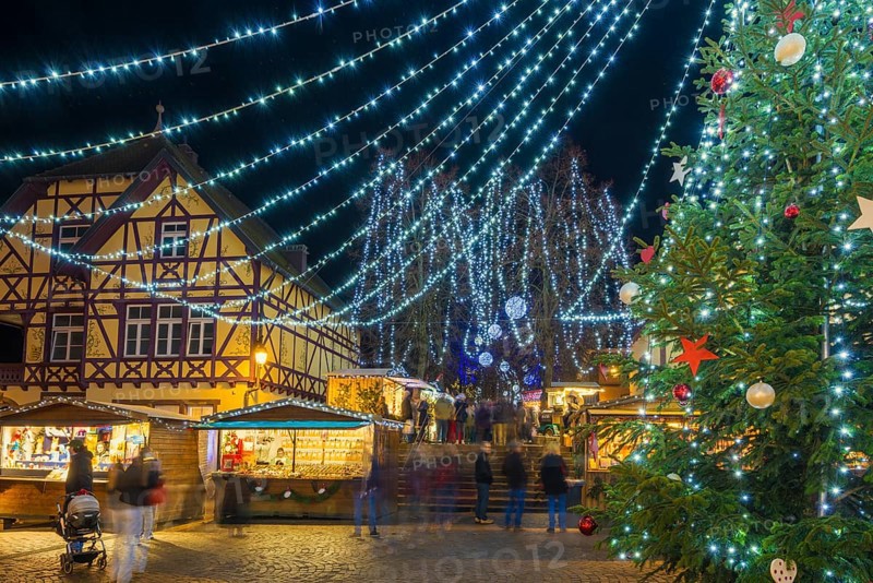 Christmas market, night view, Riquewihr, Grand Est, Haut-Rhin, Alsace, France