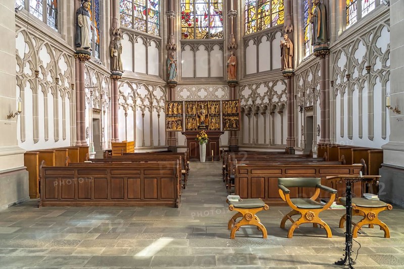 Interior and altar of the Roman Catholic parish church of St. Lamberti in Gladbeck, Ruhr area, North Rhine-Westphalia, Germany