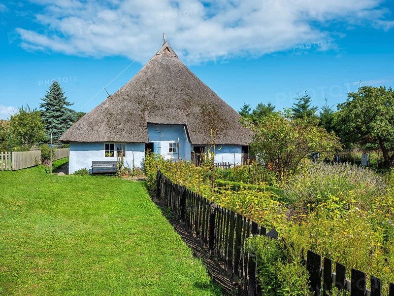 The thatched parish widow's house from 1719 with cottage garden, museum in Groß Zicker, Mönchgut peninsula, Rügen island, Mecklenburg-Western Pomerania, Germany