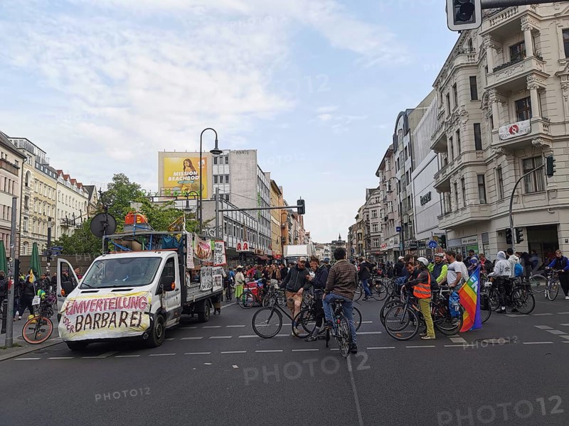 May Day, large crowd on Labor Day with bicycles and banners at an urban demonstration, Maidemo, Berlin