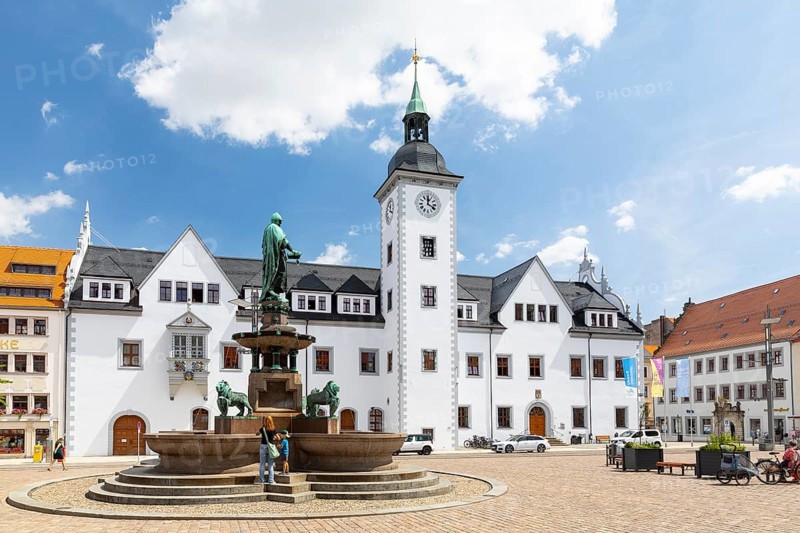 Obermarkt with town hall and fountain monument with city founder Otto the Reiche, Freiberg, Saxony, Germany