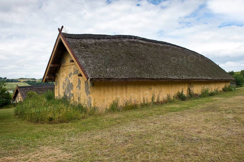 Longhouse, reconstructed courtyard with nine houses built by a large farmer from the Viking Age, Fyrkat Viking Farm, Hobro, Denmark