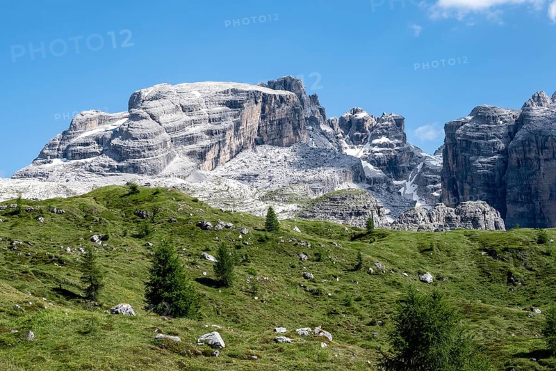 Mountain peaks of the Brenta Mountains, mountain landscape on the Grosté Plateau, Brenta Natural Park, Trentino, Italy