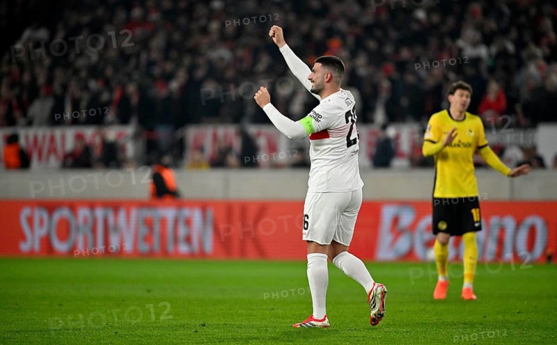 Goal celebration Deniz Undav VfB Stuttgart (26) Gesture Gesture in the background Perimeter advertising Logo SPORTWETTEN Football, UEFA EUROPA LEAGUE, MHPArena, MHP Arena Stuttgart, Baden-Württemberg, Germany