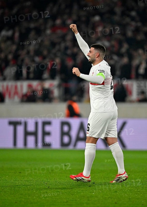 Goal celebration Deniz Undav VfB Stuttgart (26) Gesture Gesture Football, UEFA EUROPA LEAGUE, MHPArena, MHP Arena Stuttgart, Baden-Württemberg, Germany