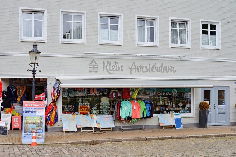 Hotel Klein Amsterdam with shop, 'Little Amsterdam of the North' Friedrichstadt, North Frisia, Schleswig-Holstein, Germany
