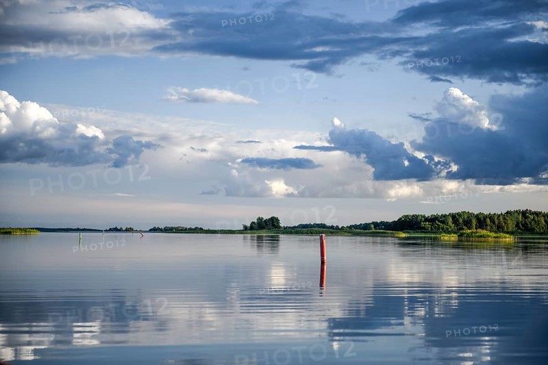 Fairway to Ekenäs harbour with sea mark on Lake Vänern, water reflecting the sky, Ekenäs, Värmlandsnäs peninsula, Värmlands län, Sweden