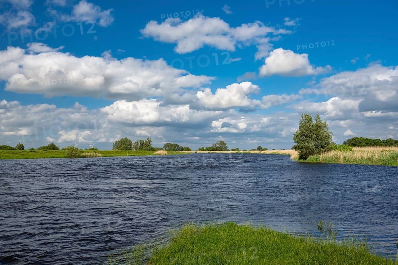 Wolkenspiel über der Hunte in der Wesermarsch, Holle, Hude, Lower Saxony, Germany