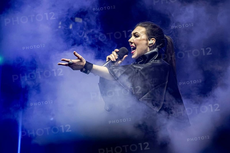 Elize Ryd, singer of Amaranthe, live on Arcane Dimensions Tour 2026 at Munich's Zenith on 17.01.2026