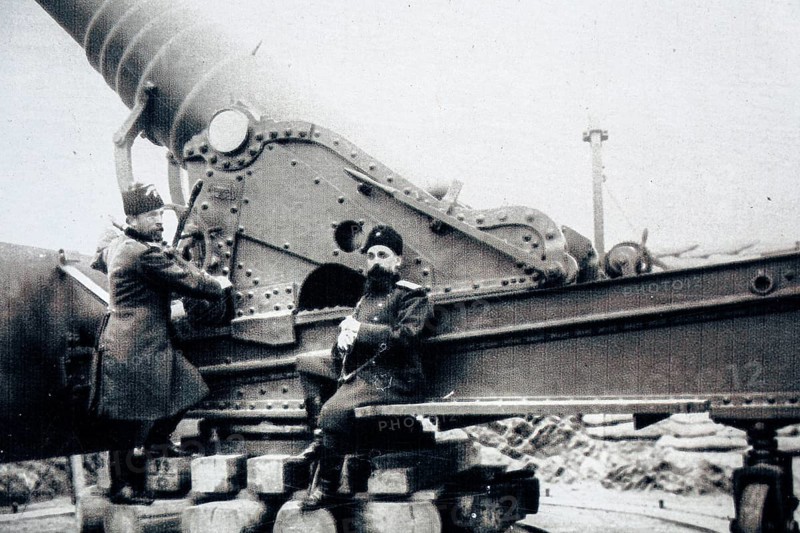Historical photo of soldiers at a large cannon in Karosta, Liepaja, Liepaja, Karosta, Latvia