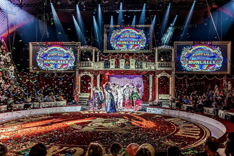 Artists at the 21st Original Roncalli Christmas Circus Berlin in Berlin's Tempodrom on 19.12.2025
