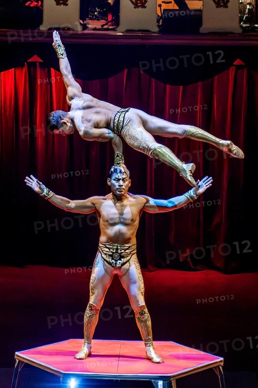 Artists at the 21st Original Roncalli Christmas Circus Berlin in Berlin's Tempodrom on 19.12.2025