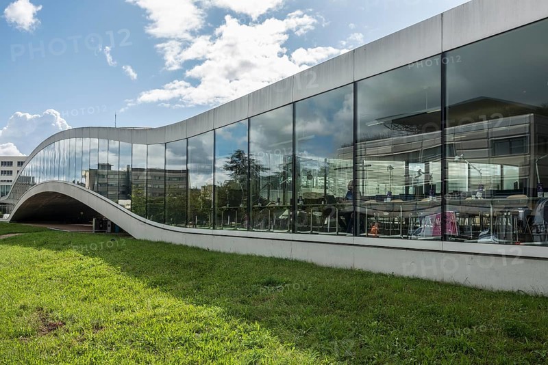 Rolex Learning Centre, SANAA architects, École polytechnique fédérale de Lausanne, EPFL, Lausanne, Switzerland