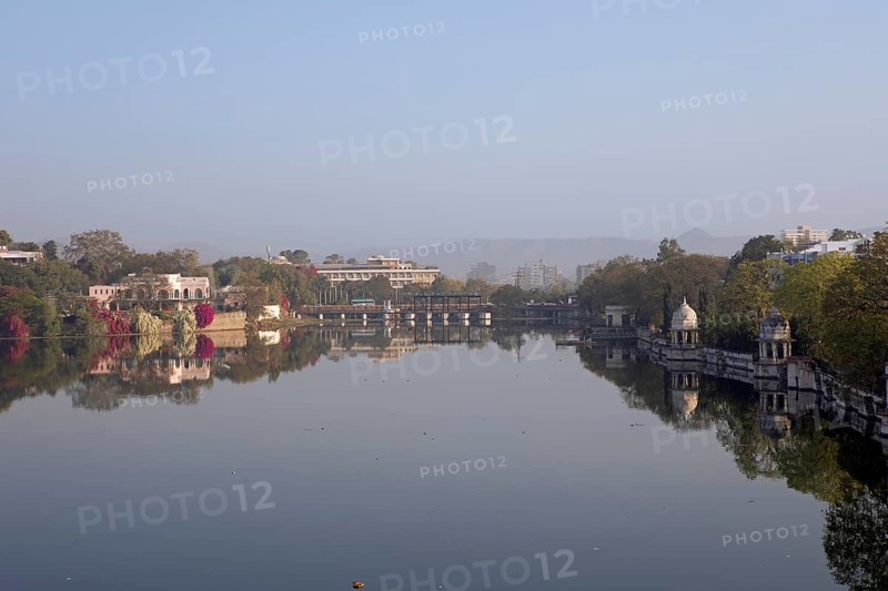 Swaroop Sagar Lake in the morning light, Udaipur, Rajasthan, India