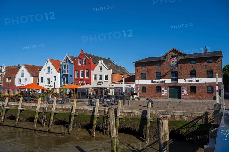 Building at the harbour, Husumer Speicher, Husum, North Sea, North Frisia, Schleswig-Holstein, Germany