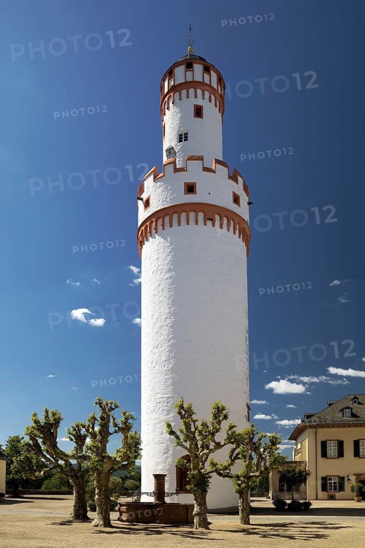 The White Tower, free-standing keep of the former Hohenberg Castle, Bad Homburg vor der Höhe Castle, Hesse, Germany