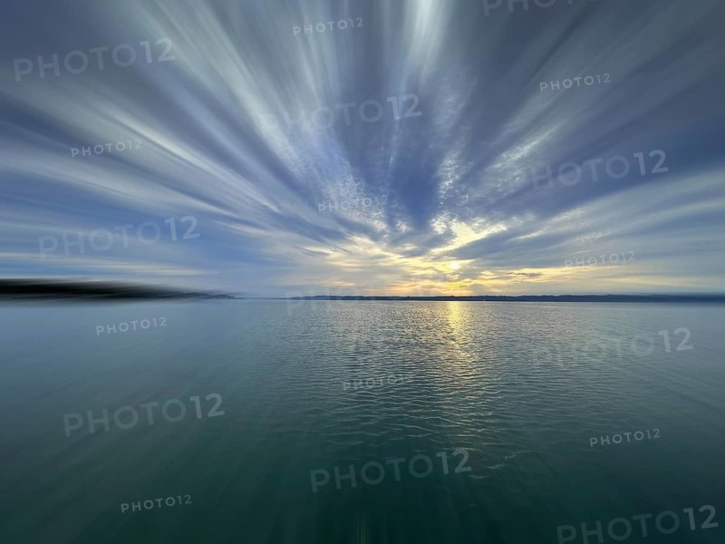 Evening mood, Lake Starnberg, zoom effect, Bavaria, Germany
