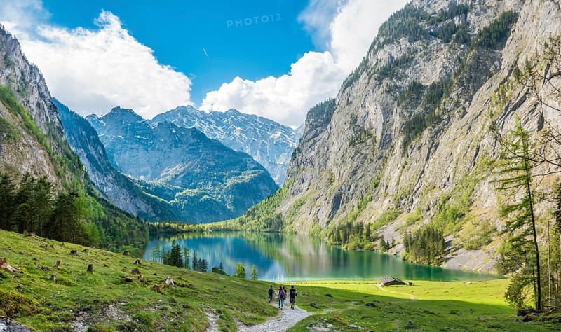 View of the upper lake from the trail to Röthbach Waterfall, water reflection, behind Watzmann massif, Salet on lake Königssee, National Park Berchtesgaden, Berchtesgadener Land, Upper Bavaria, Bavaria, Germany