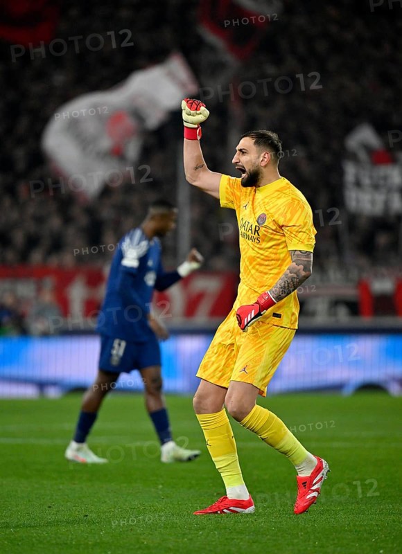 Goal celebration Goalkeeper Gianuigi Donnarumma FC Paris Saint-Germain PSG (01) Gesture Gesture Champions League, MHPArena, MHP Arena Stuttgart, Baden-Württemberg, Germany